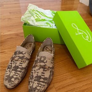 Sam Edelman Beige and Black Patterned Loafers